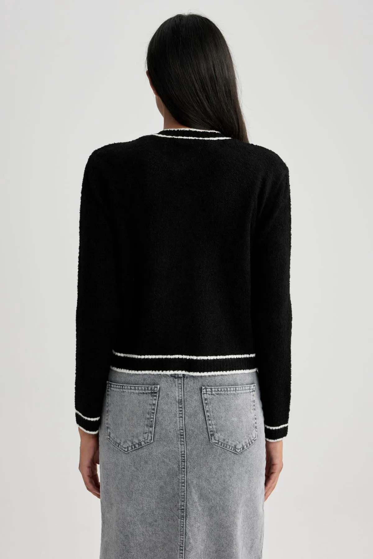 DeFacto  Strickjacke mit normaler Passform und Rundhalsausschnitt