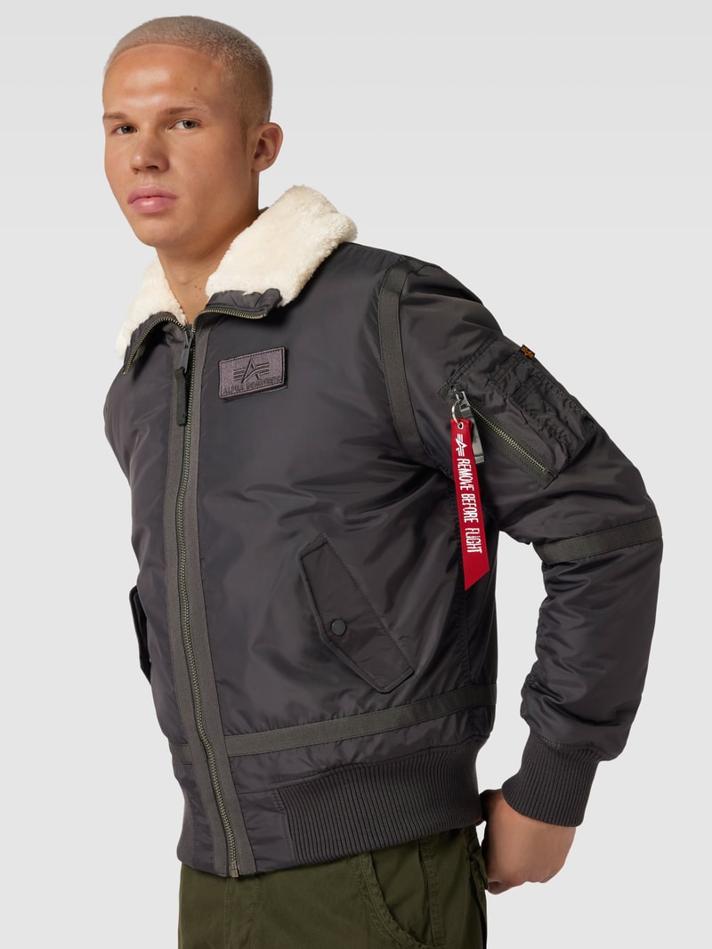 Bomberjacke mit Label-Patch in dunkelgrau
