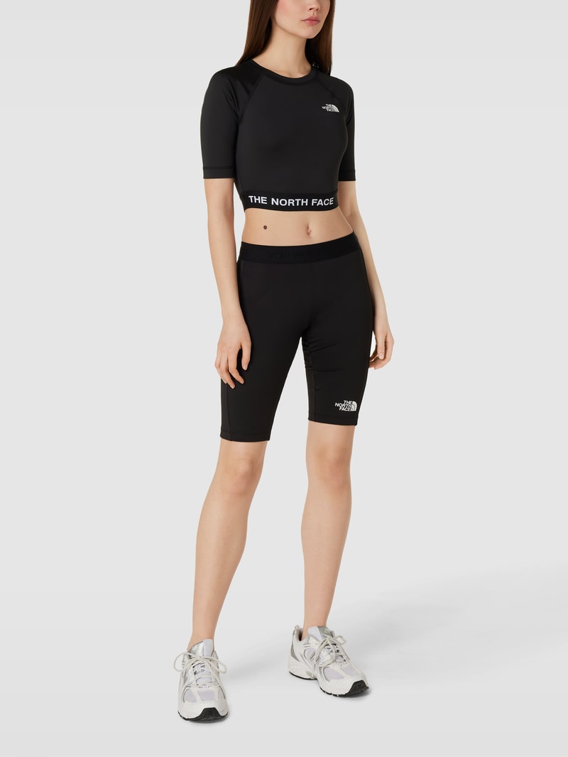 Cropped T-Shirt mit 1/2-Ärmeln in schwarz