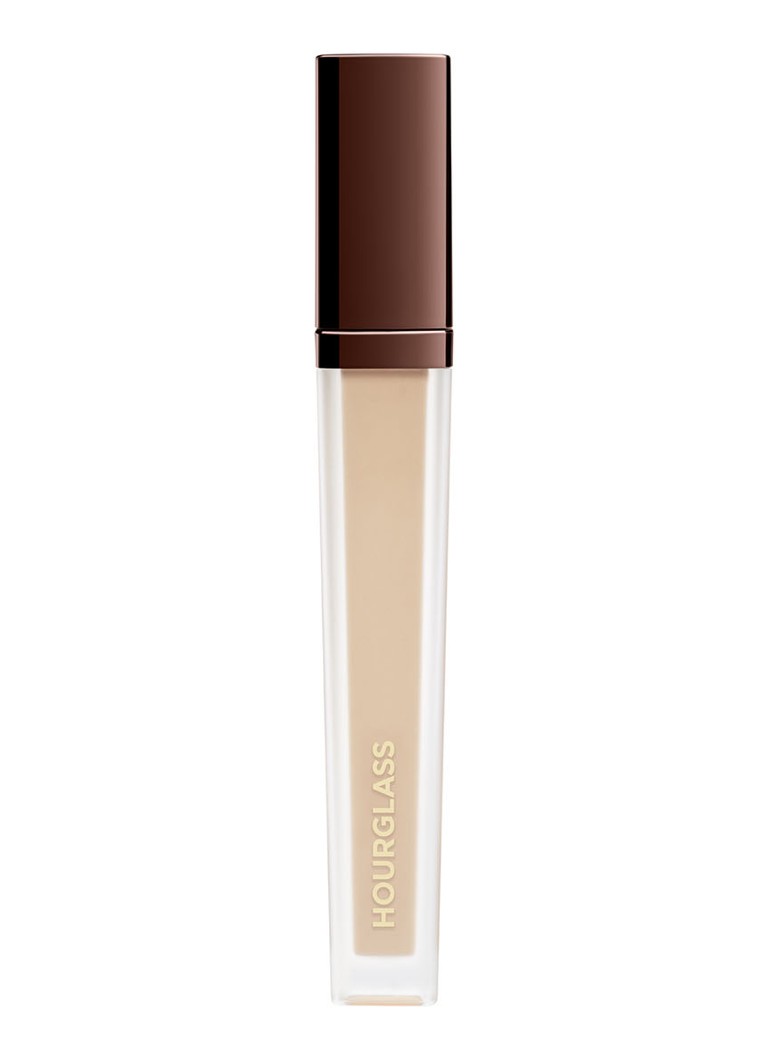 Corector Hourglass VANISH™ aplicat cu aerograf