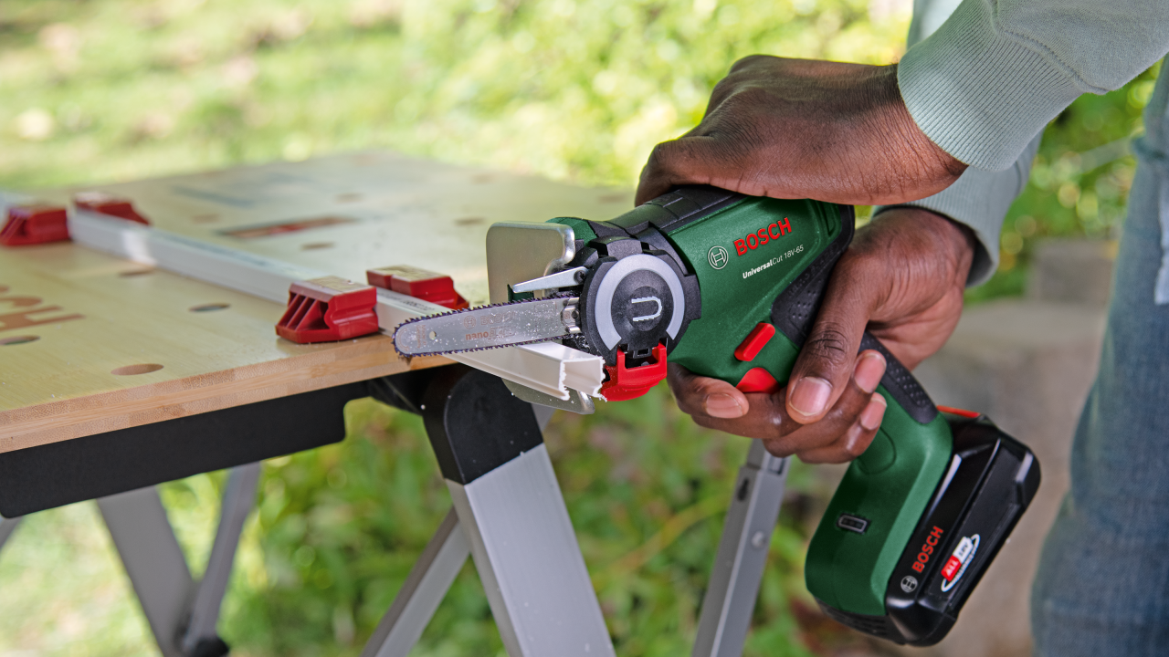 UniversalCut 18V-65 - 1 x 2,5-Ah-Akku | Ladegerät