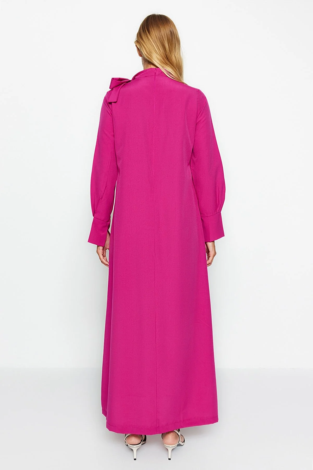Trendyol Modest  Rosa gewebtes Kleid mit Kragen und Krawattendetails TCTSS23EB00283