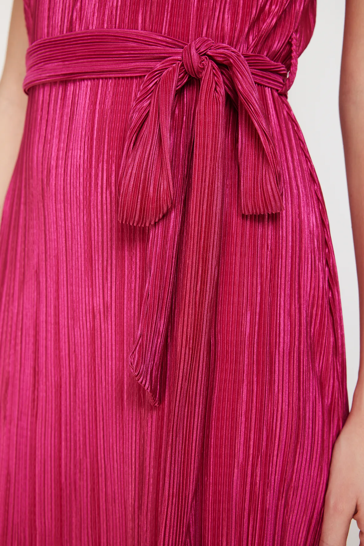 Trendyol Collection  Fuchsia Uni gepolsterte Faltenjacke mit Gürtel TWOSS24EL00131