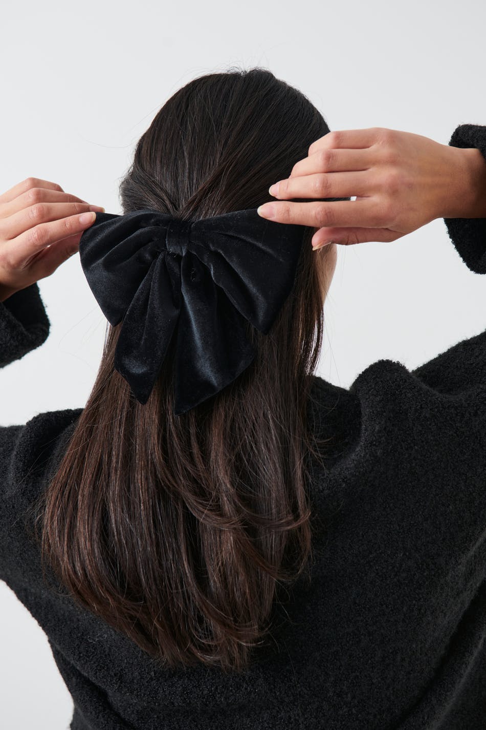 Large velvet hair bow