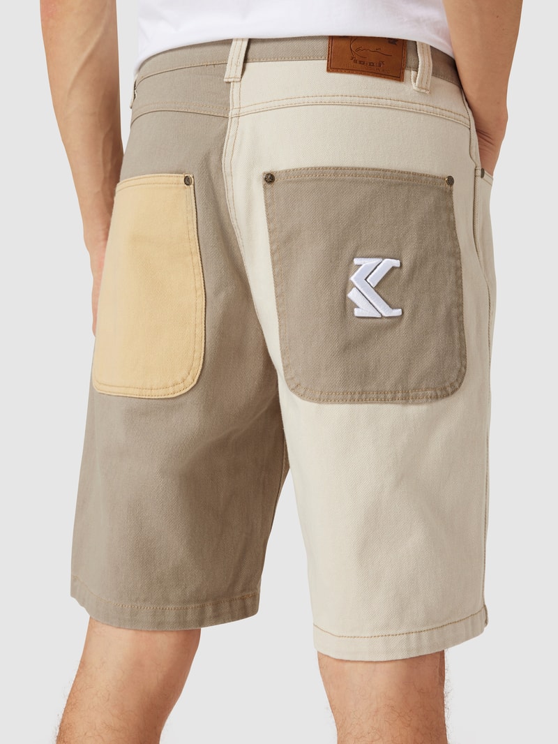 Bermudas mit Brand-Stitching in olivgrün