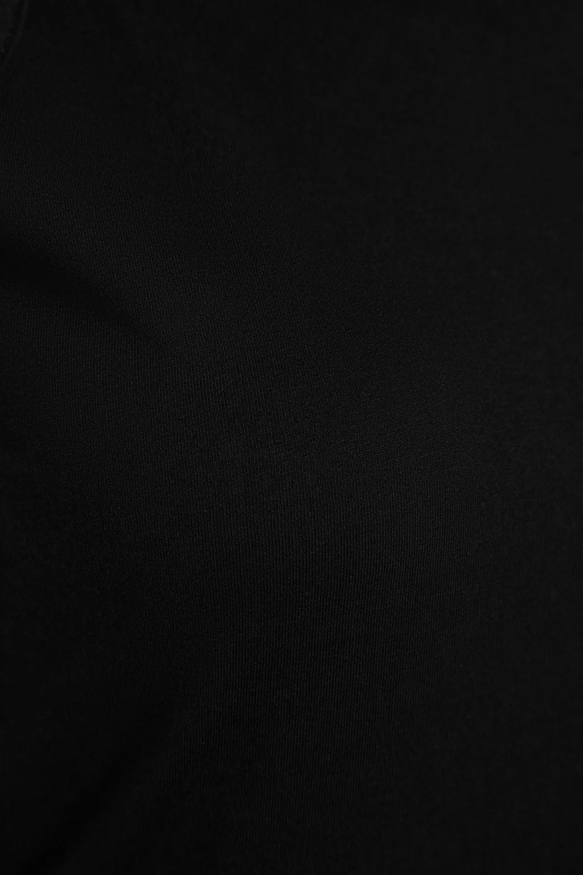 Trendyol Curve  Schwarzes, gerade geschnittenes Strickkleid mit Schlitz TBBSS22AH0162