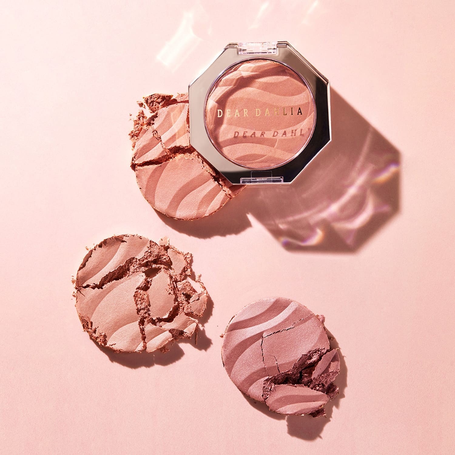 Fard de obraz strălucitor Dear Dahlia Petal Glow