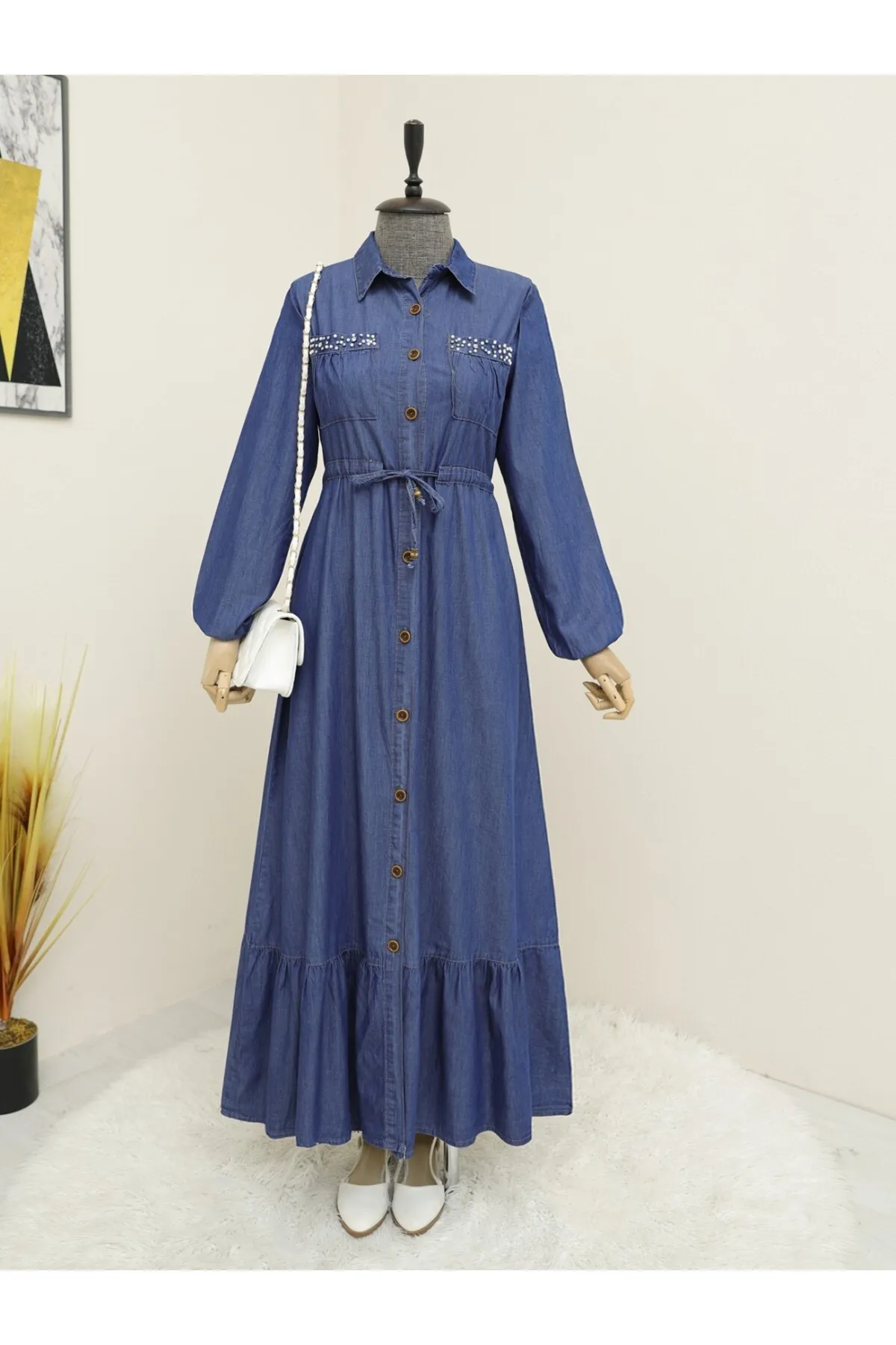 Modamorfo  Jeanskleid mit doppelter Tasche, Perlendetails und Knöpfen