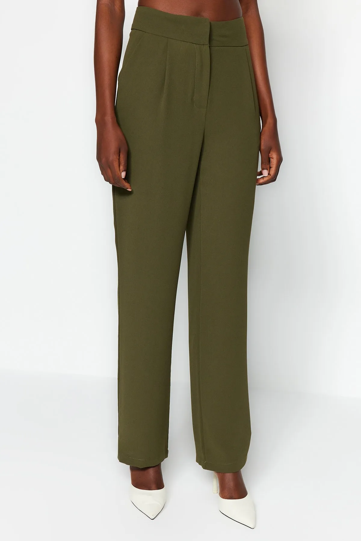 Trendyol Collection  Khakifarbene, plissierte Webhose mit weitem Bein TWOSS19WX0017