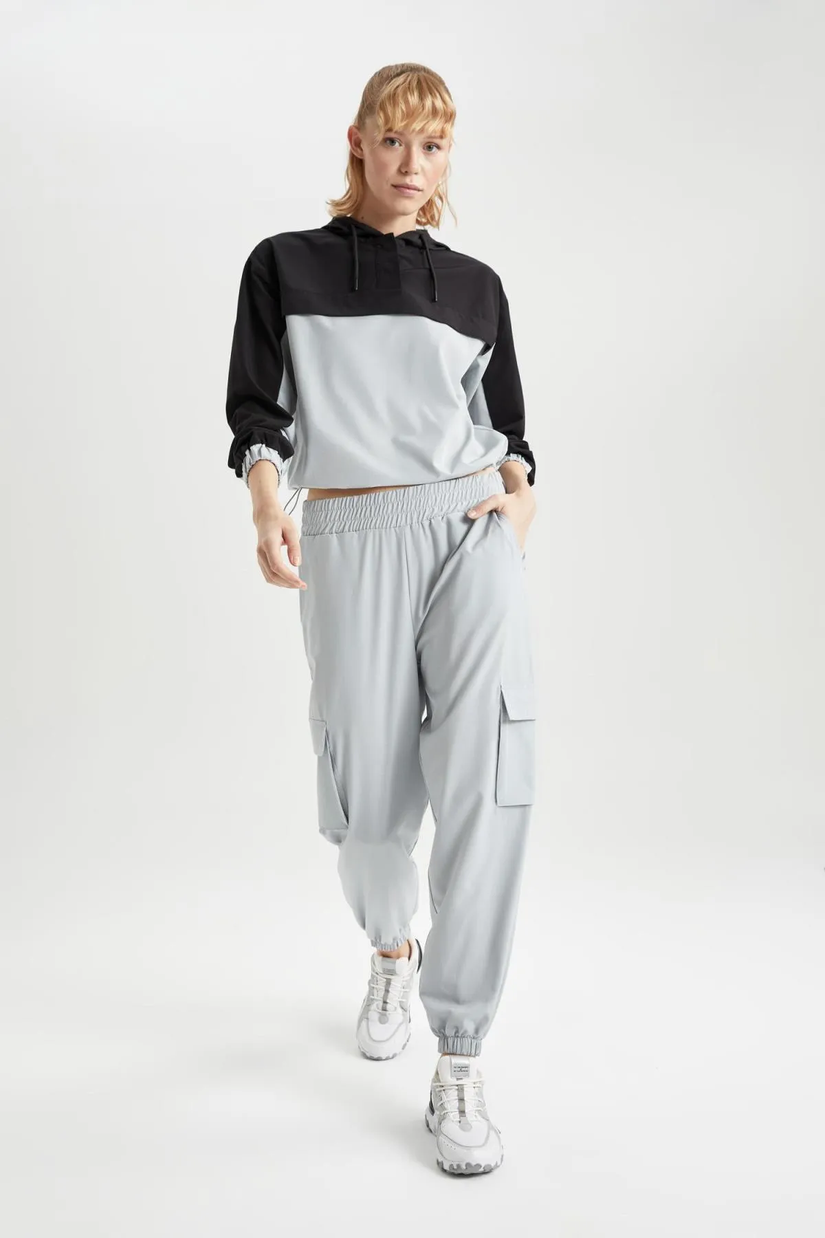 DeFacto  Passform Standard-Fit-Webhose B3250ax23au