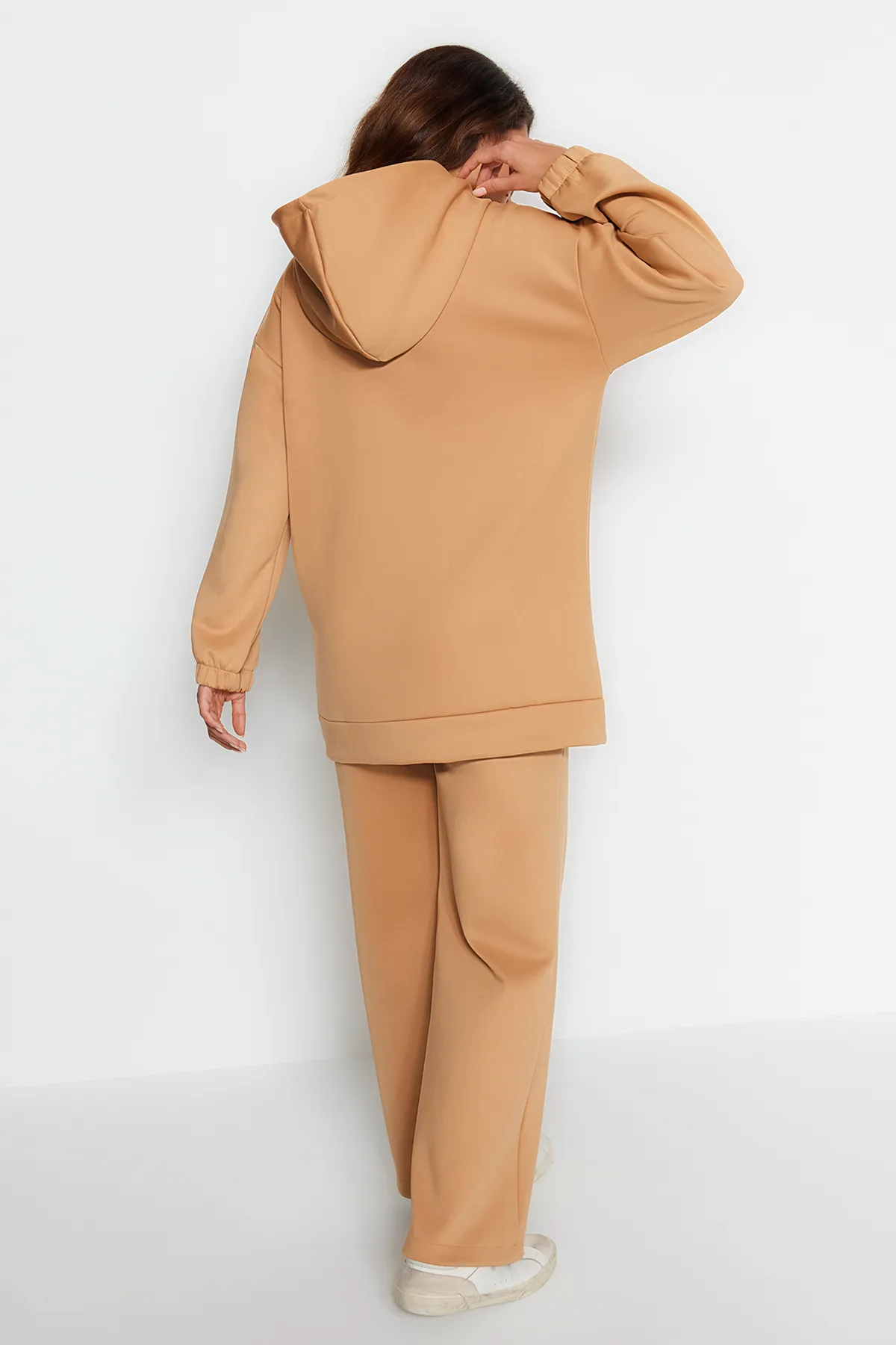 Trendyol Modest  Strick-Trainingsanzug-Set für Taucher/Taucher mit Kamelkragen und Kapuze, detailliert TCTAW24EN00011