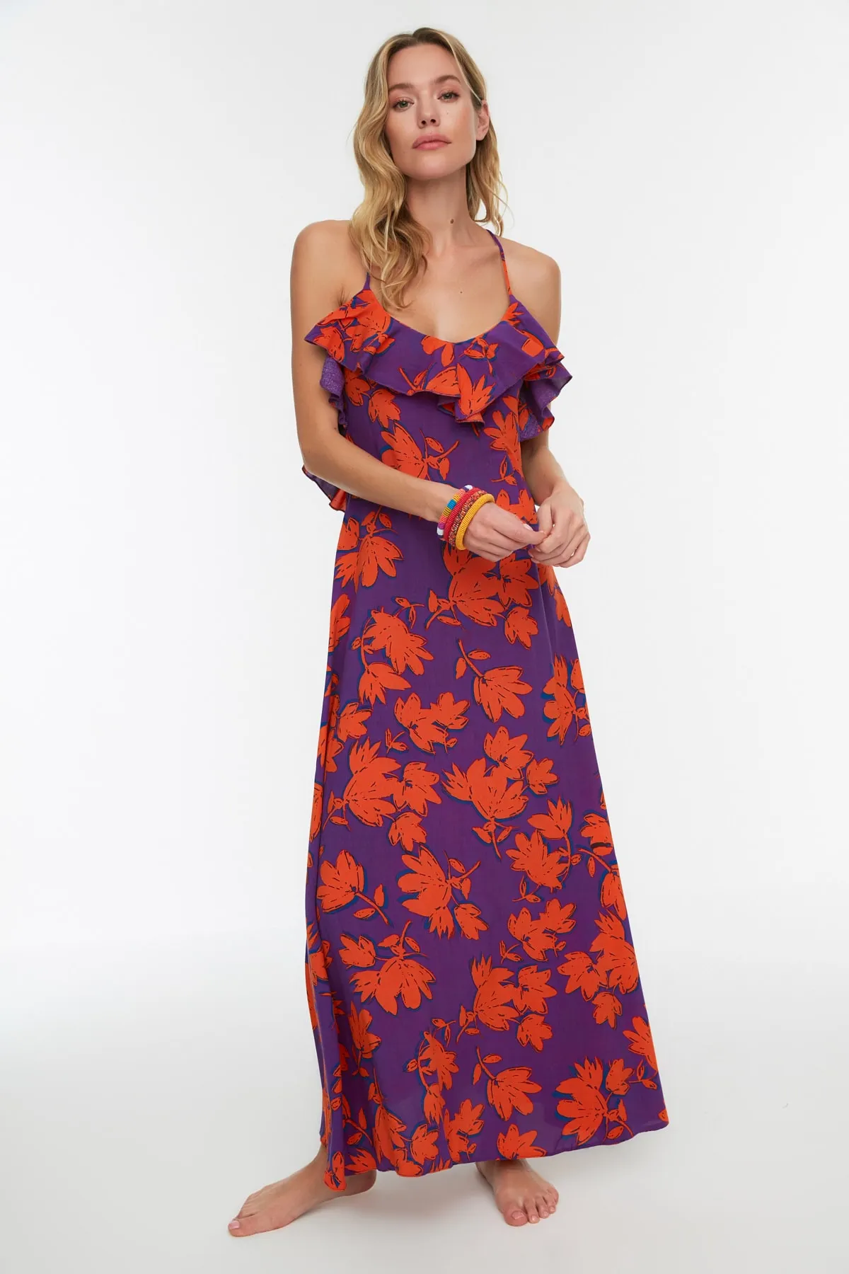 Trendyol Collection  Maxi-Strandkleid mit gewebtem Volant und Blumenmuster TBESS19WY0004