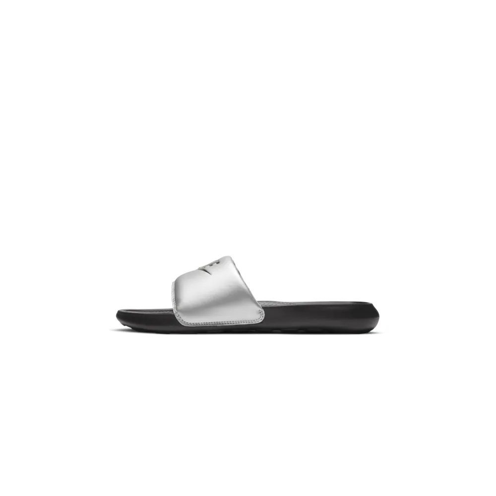 Nike Victori One CN9677-006 / schwarz