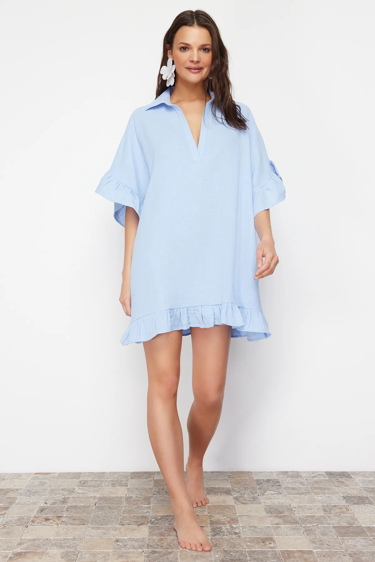 Trendyol Collection  Blaues Mini-Strandkleid mit gewebten Rüschen TBESS24EL00115