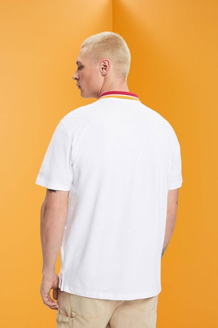 Poloshirt aus Baumwoll-Piqué mit Streifenkragen