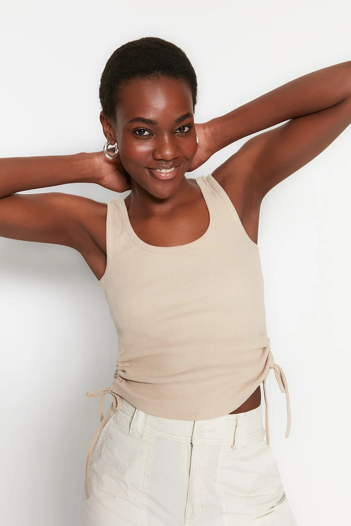 Trendyol Collection  Khaki-Beige 2er-Pack geripptes, flexibles Strick-Tanktop mit Faltendetail, Pool-Kragen TWOSS21AL0195