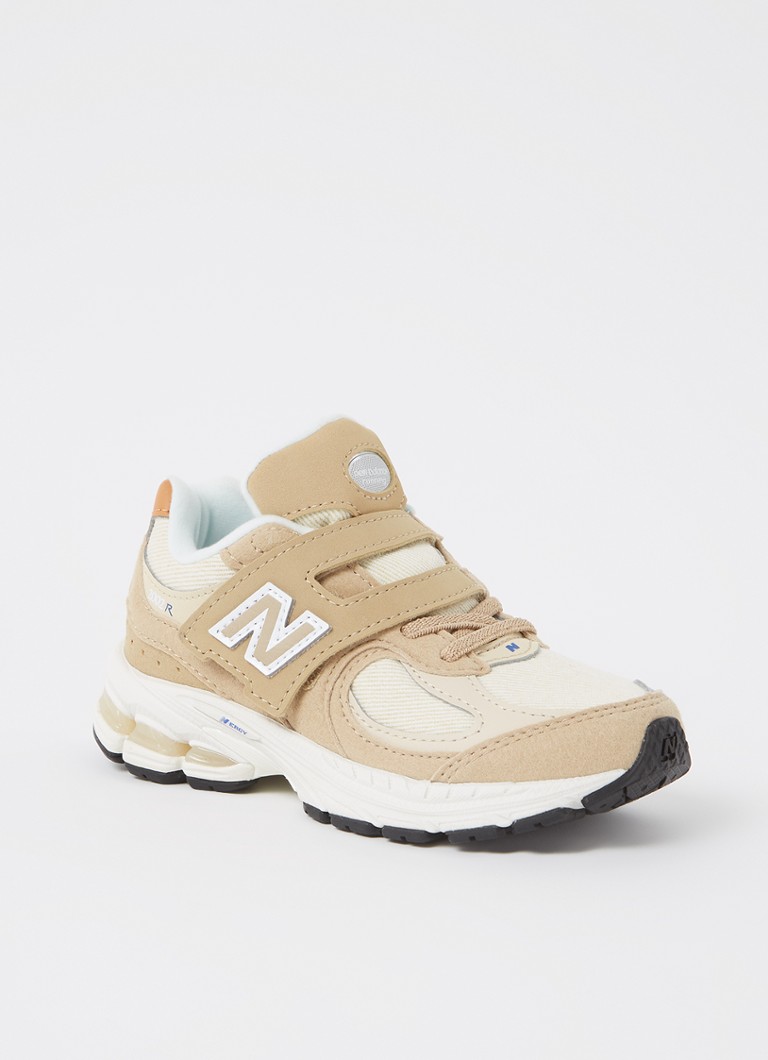 New Balance 2002R -lenkkarit mokkanahkaisilla yksityiskohdilla