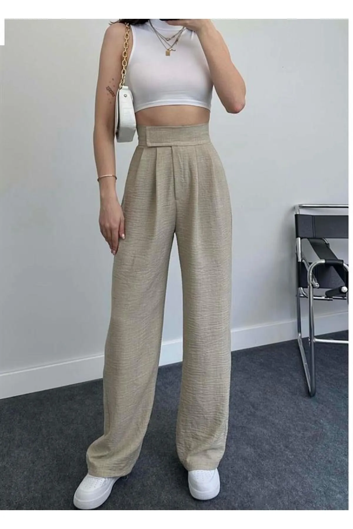 Laluvia  Nerzfarbene Hose mit weitem Bein und detaillierter Taille