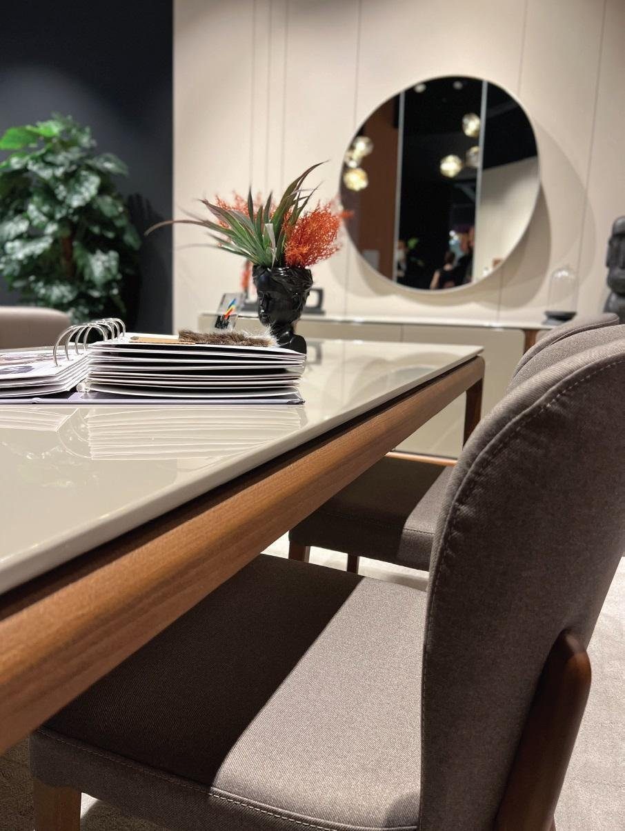 JVmoebel Esszimmer-Set Esszimmer Set Essgruppe Tisch 4x Stühle Bank Anrichte Spiegel 8tlg Set, (8-St)