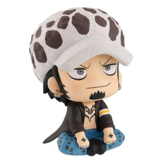One Piece Look Up PVC Statue - Trafalgar Law