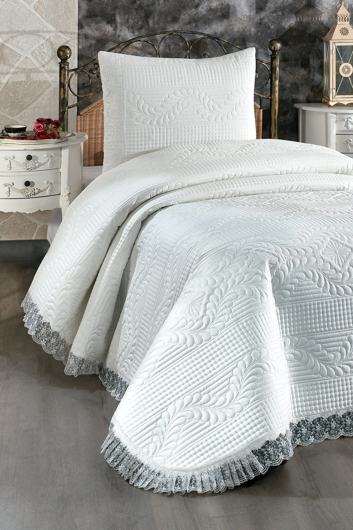 Çeyiz Diyarı  Gesteppte Tagesdecke für Einzelbett, Limena-Spitze, Creme