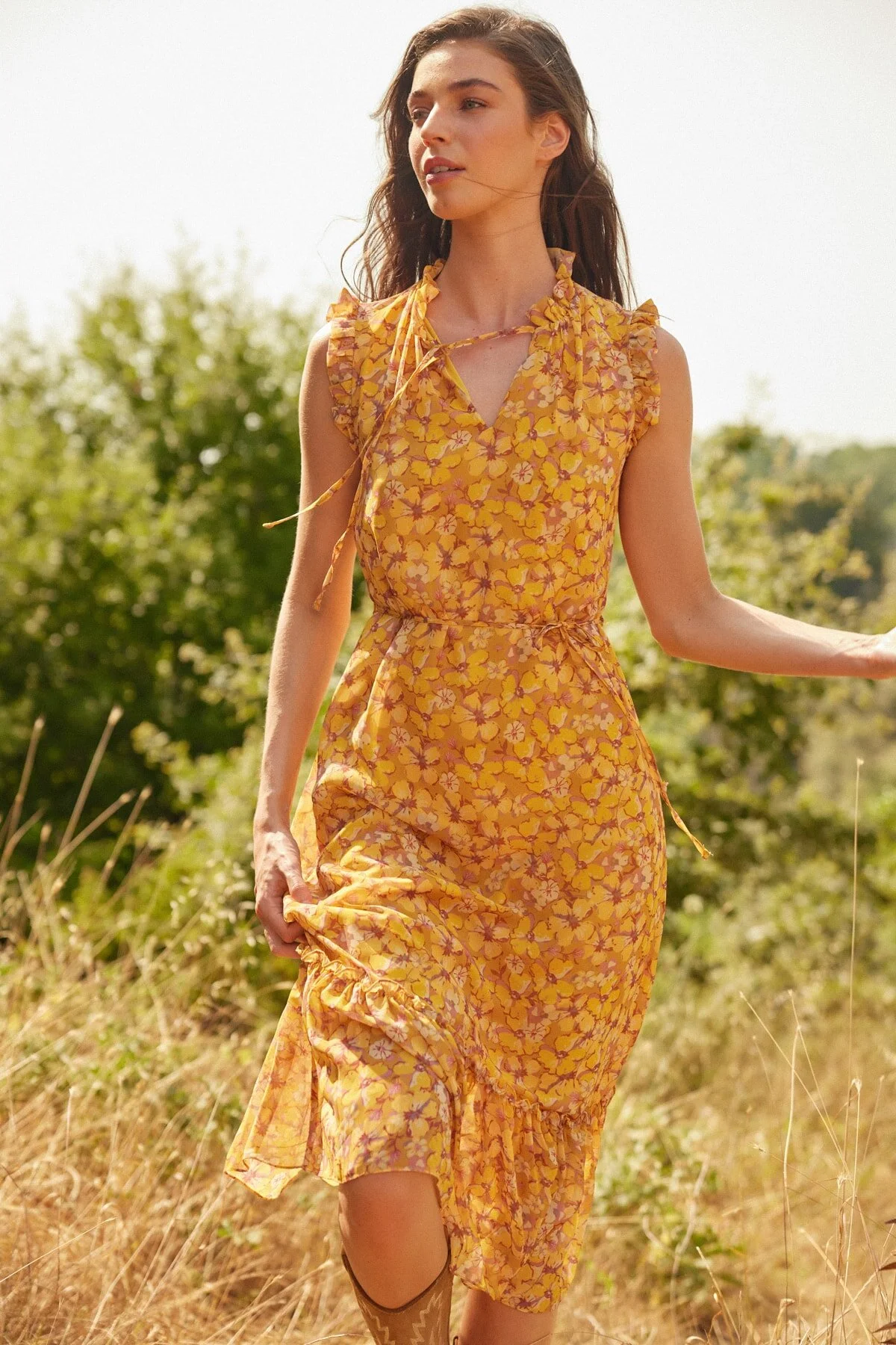 Trendyol Collection  Gelb gemustertes Midi-Gewebekleid in A-Linie/Glockenform TWOSS23EL01840