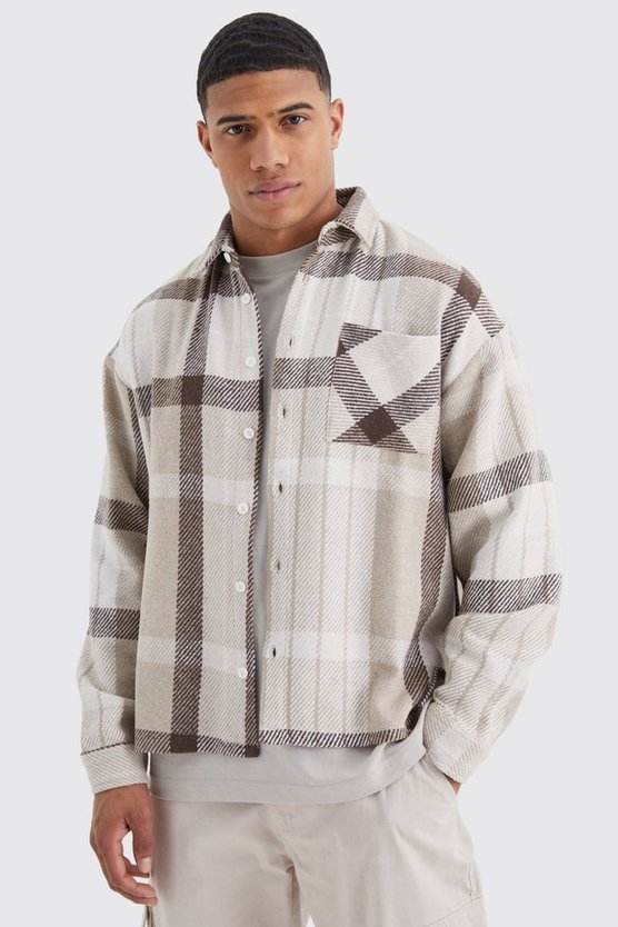 Kastiges kariertes Overshirt mit geteiltem Saum