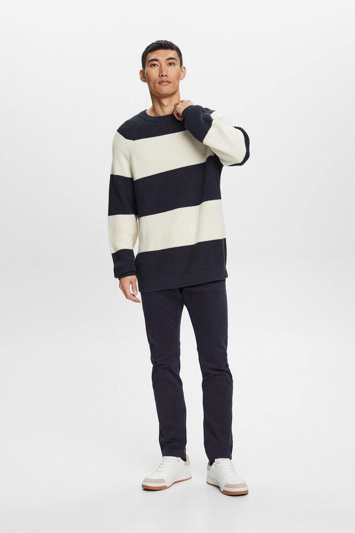 Gestreifter Rundhals-Pullover