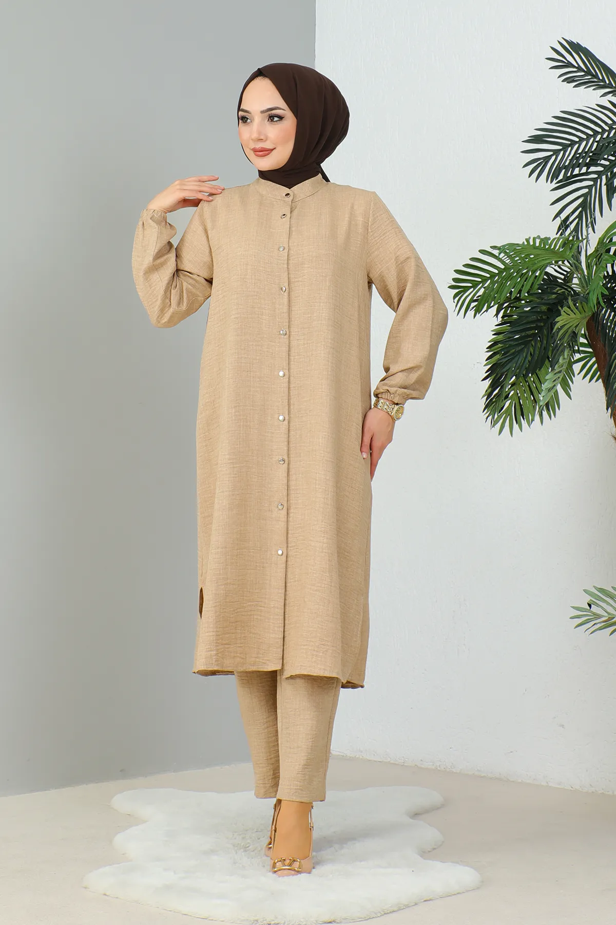 MODAQU  Set aus Tunika und Hose mit Richterkragen in Beige