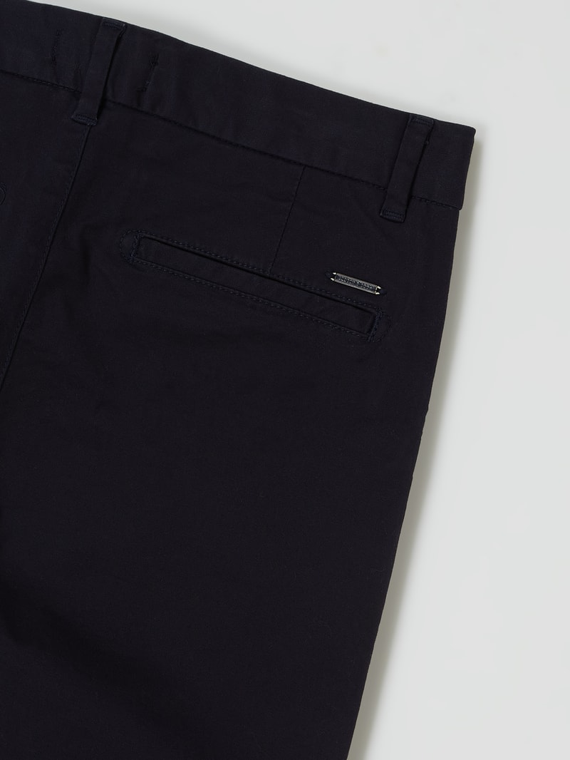 Slim Fit Chino mit Stretch-Anteil in marineblau