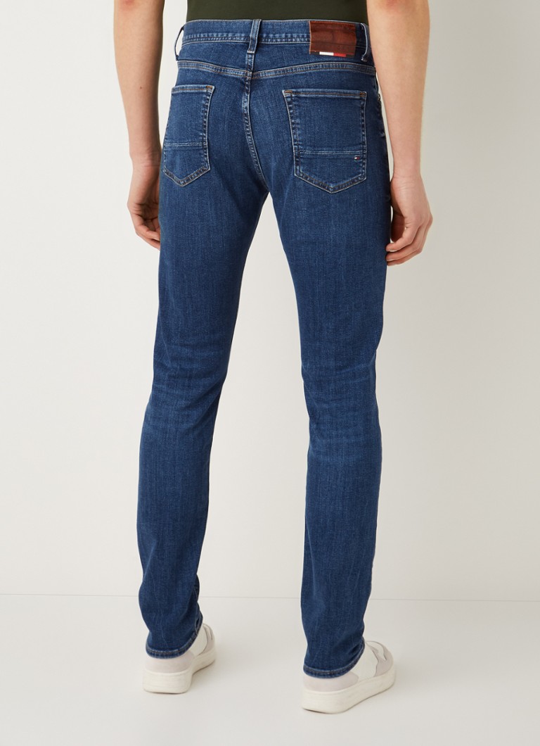 Obcisłe jeansy Tommy Hilfiger Bleecker, w ciemnym odcieniu.