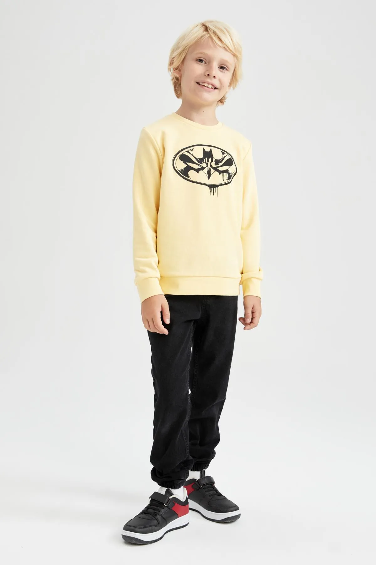 DeFacto  Batman-Sweatshirt mit Rundhalsausschnitt für Jungen