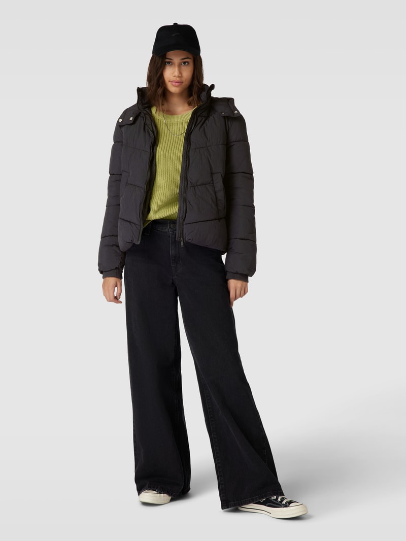 Steppjacke mit Kapuze Modell 'JAMILLA' in schwarz