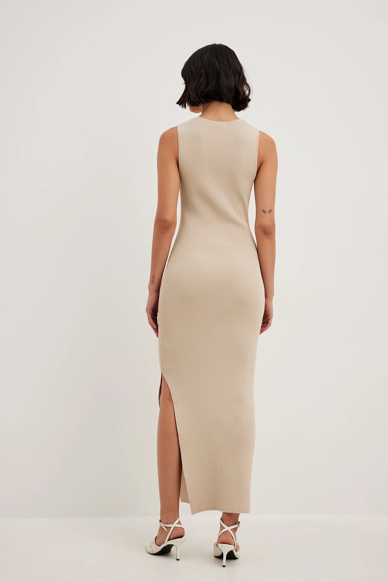 Geripptes Maxikleid mit Seitenschlitz