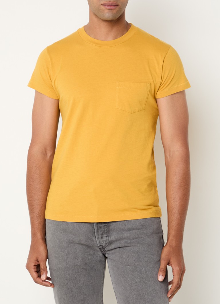 Camiseta Levi's com bolso no peito