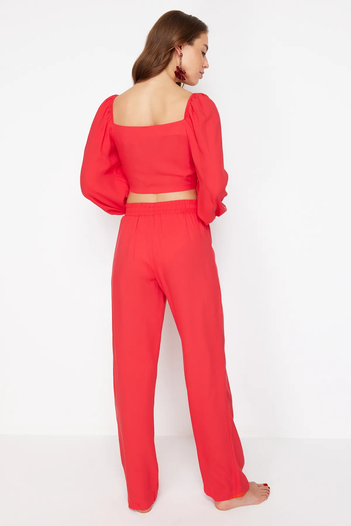 Trendyol Collection  Roter gewebter Blusen-Hosenanzug mit Bindeband TBESS23AU00072