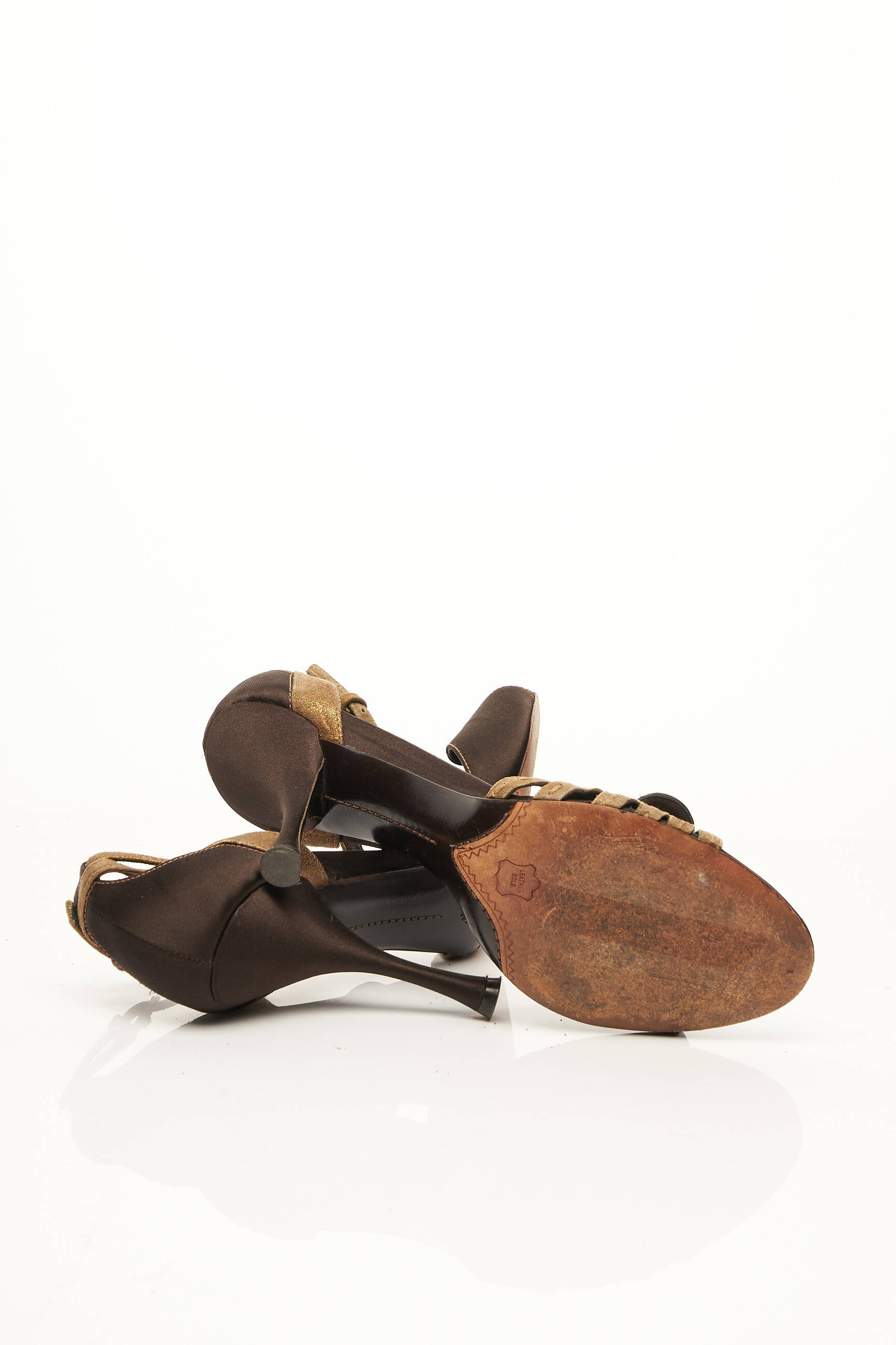 Vince Camuto Sandales Nu Pieds Femme couleur marron
