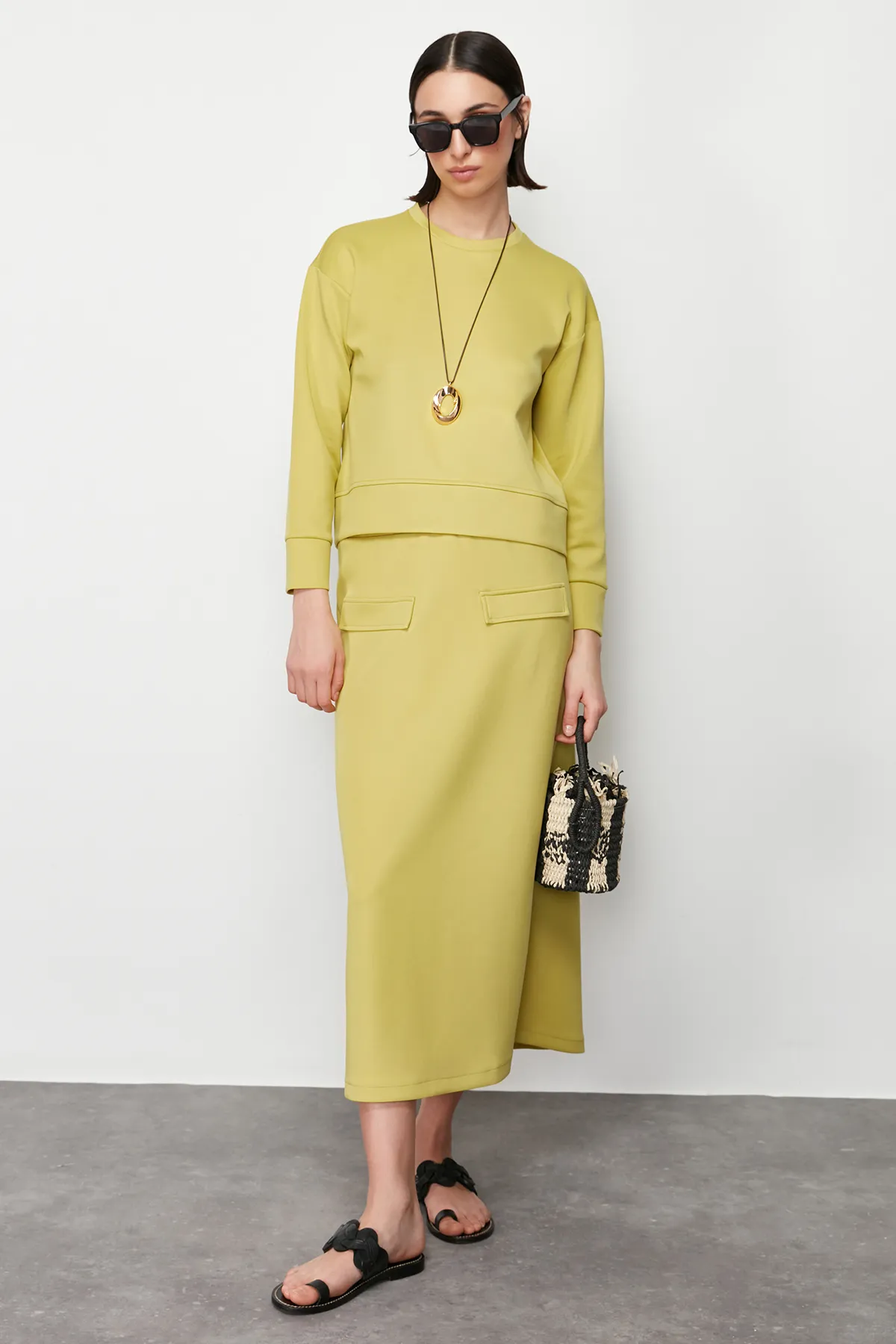 Trendyol Modest  Grüner schlichter Strick-Sweatrock-Anzug für Taucher/Taucher TCTSS24US00039
