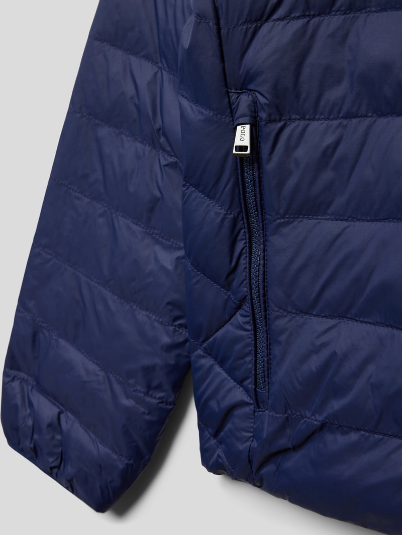 Steppjacke mit Label-Stitching in marineblau