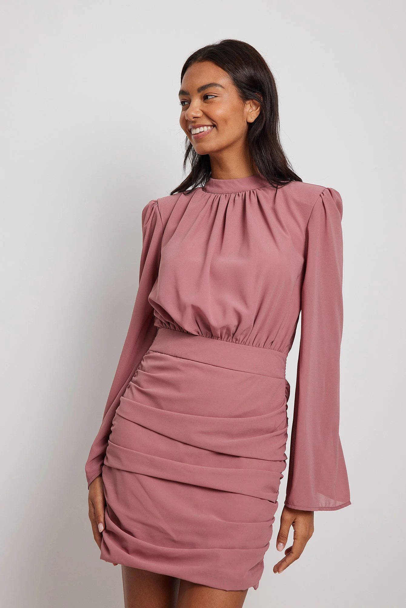 Mehrschichtiges Chiffon-Minikleid