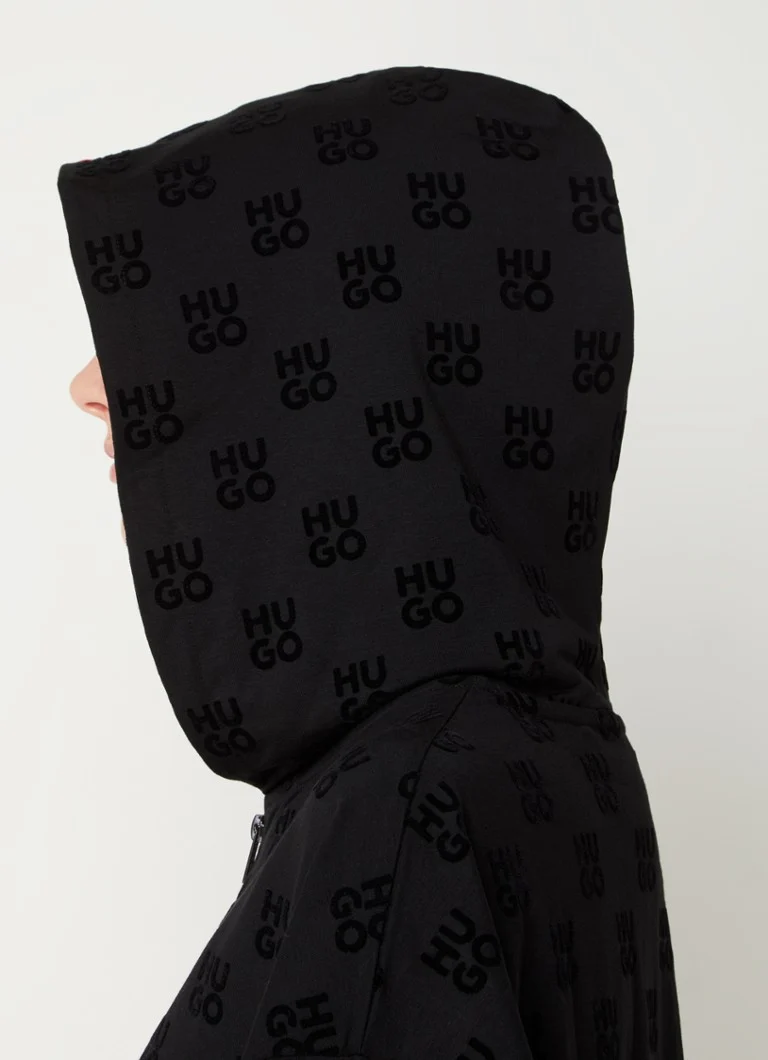 Jachetă trening HUGO BOSS cu logo imprimat, confecționată din material plușat.