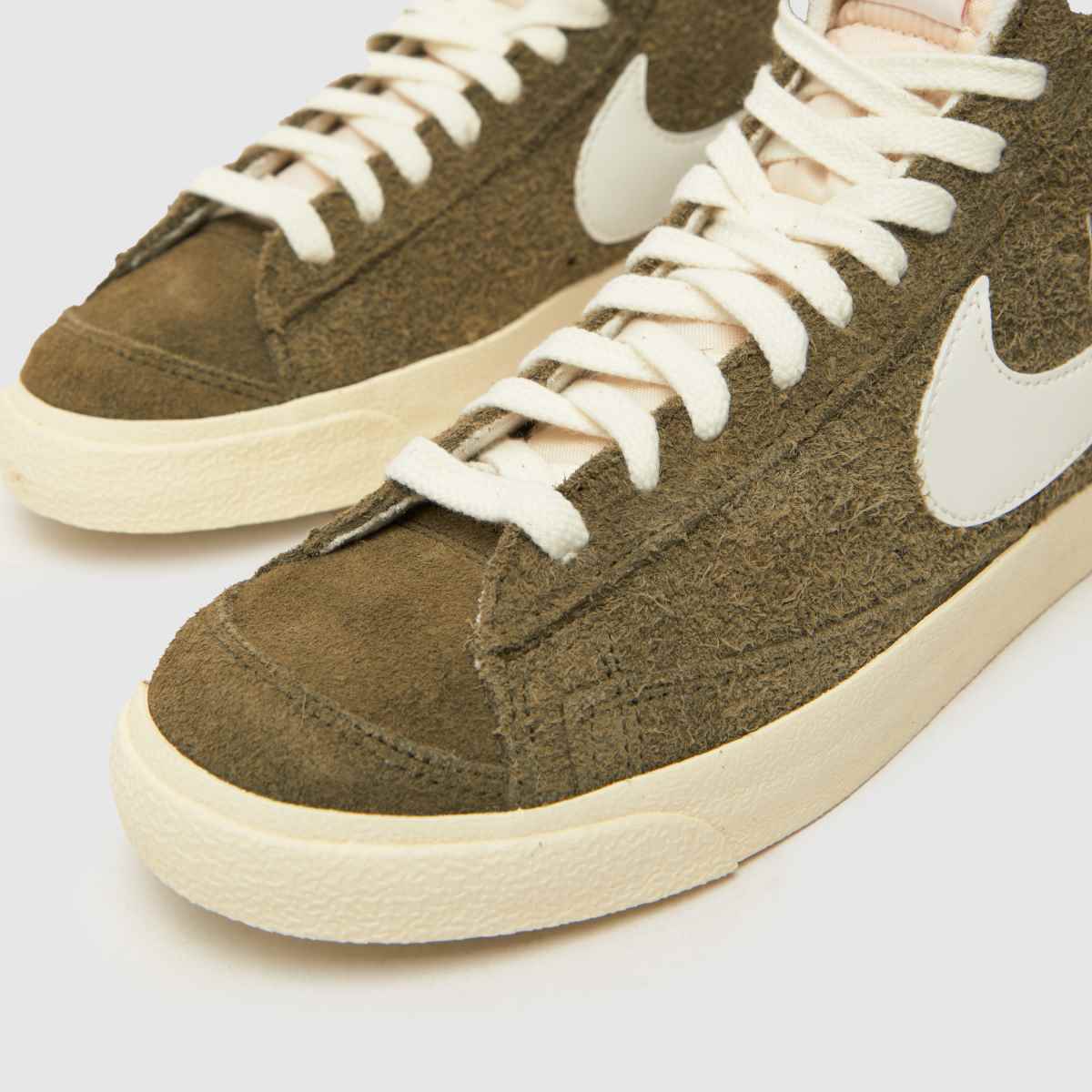 Nike Blazer Mid 77 – Khakifärgade träningsskor