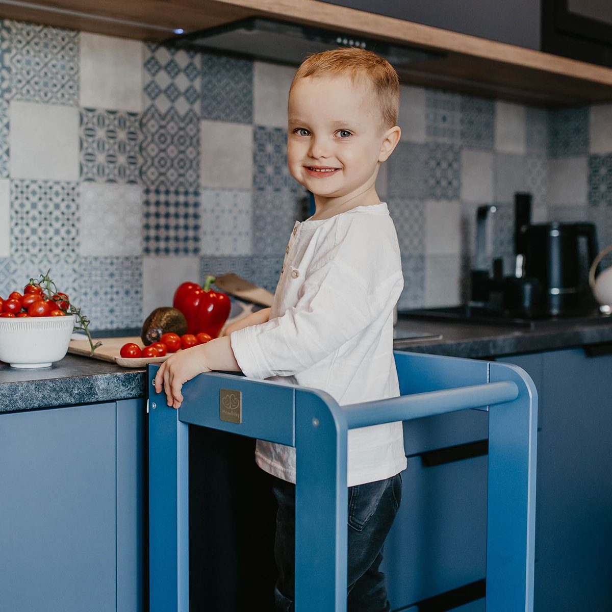 MeowBaby Stehhilfe Lernturm für Kinder Montessori Lernstuhl mit Kreidetafel Blau (1 St), Kinderhocker, Höhenverstellbar, Abgerundete Ecken & Kanten