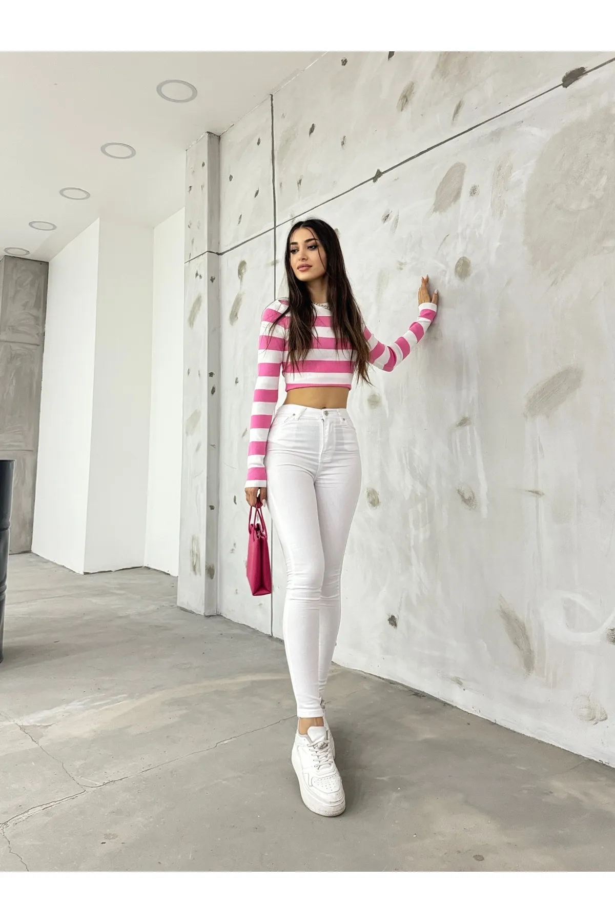 BİKELİFE  Weiße, knöchellange, schmal geschnittene Lycra-Hose mit hoher Taille für Damen