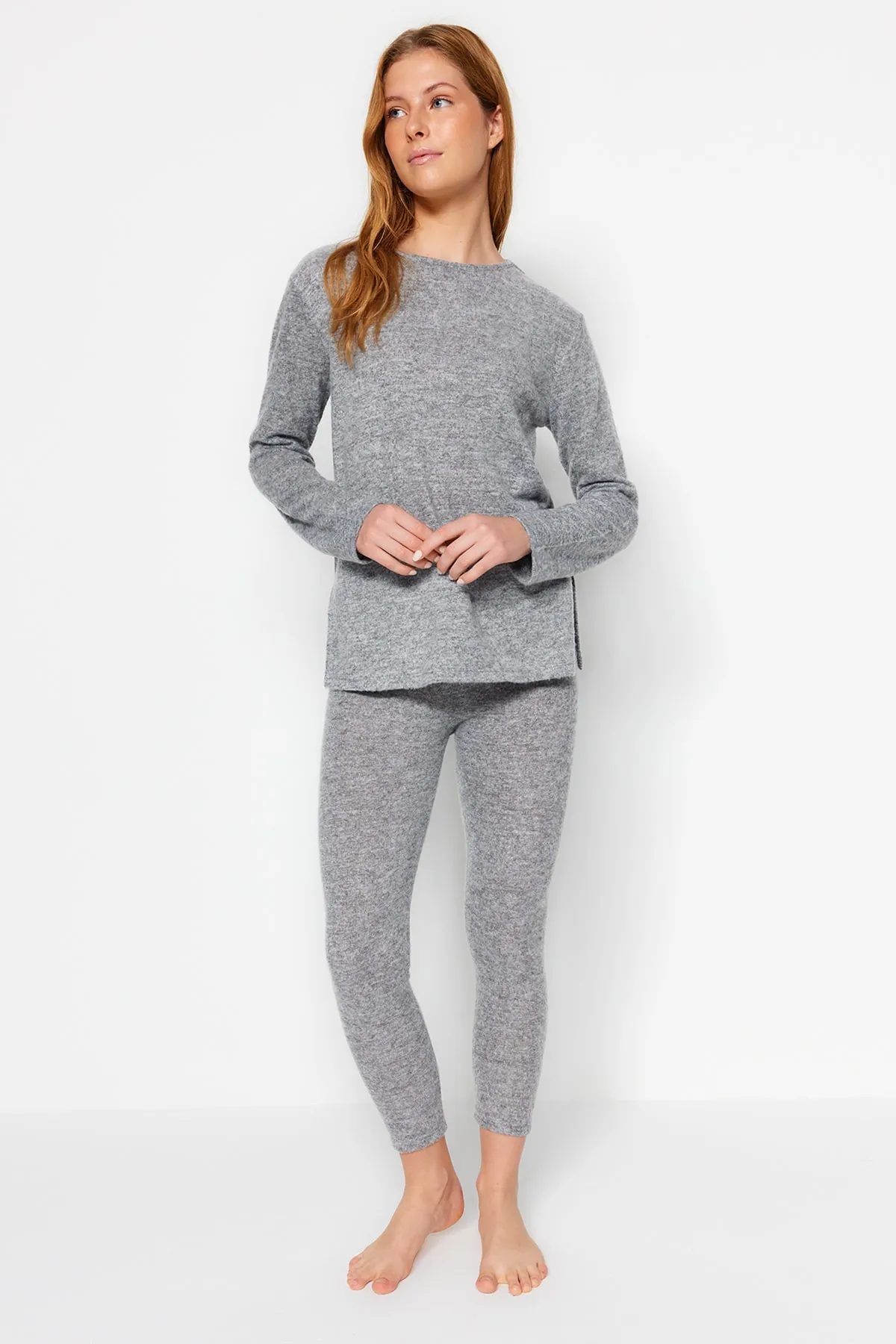 Trendyol Collection  Graues weiches Pyjama-Set THMAW21PT0567
