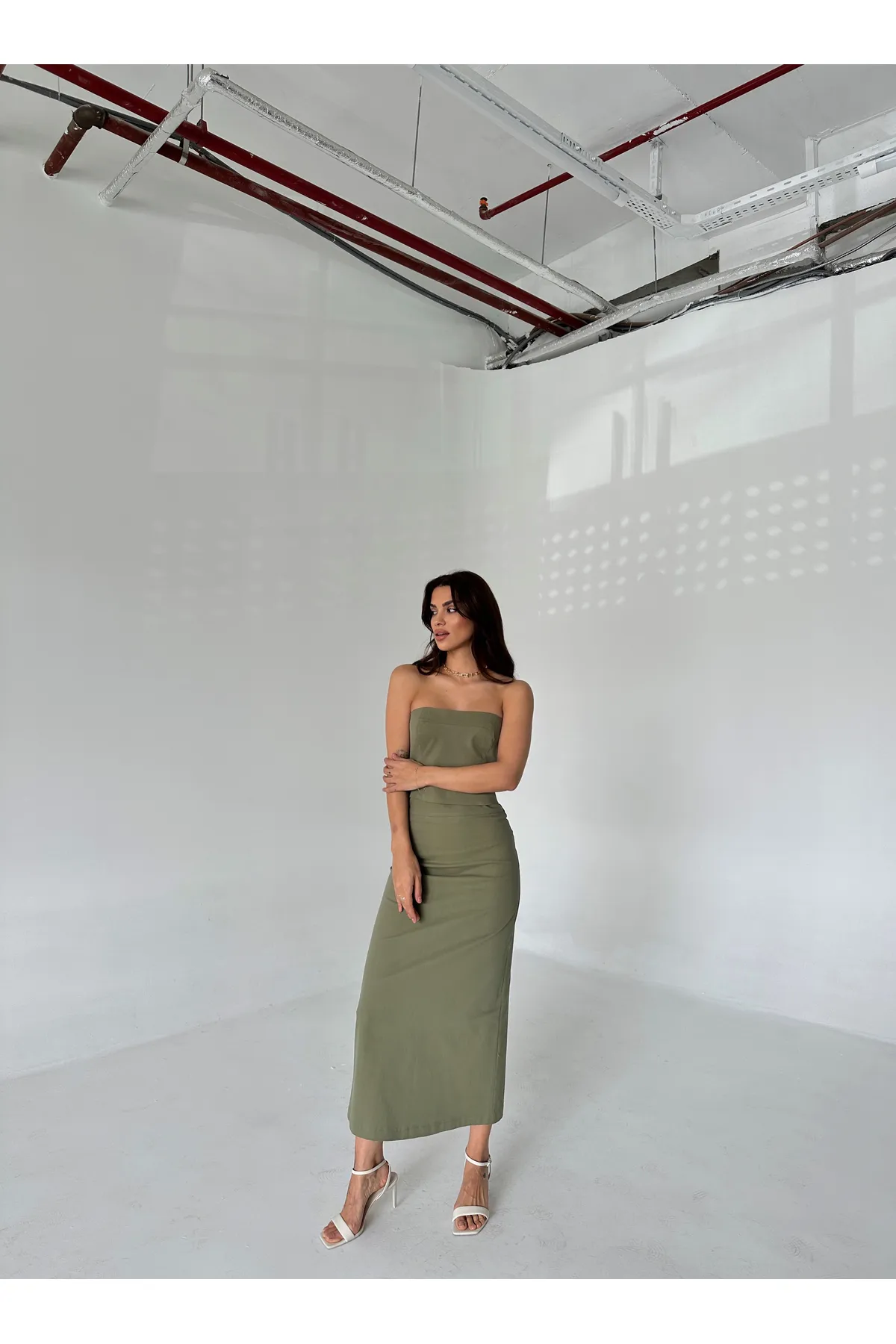 Laluvia  Khakifarbenes Midirock-Bustier-Set mit Reißverschlussdetail auf der Rückseite