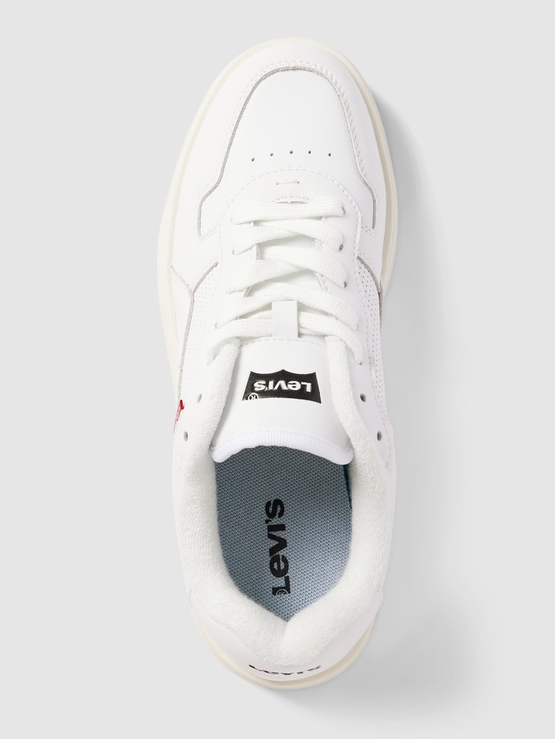 Sneaker mit Label-Detail in weiß