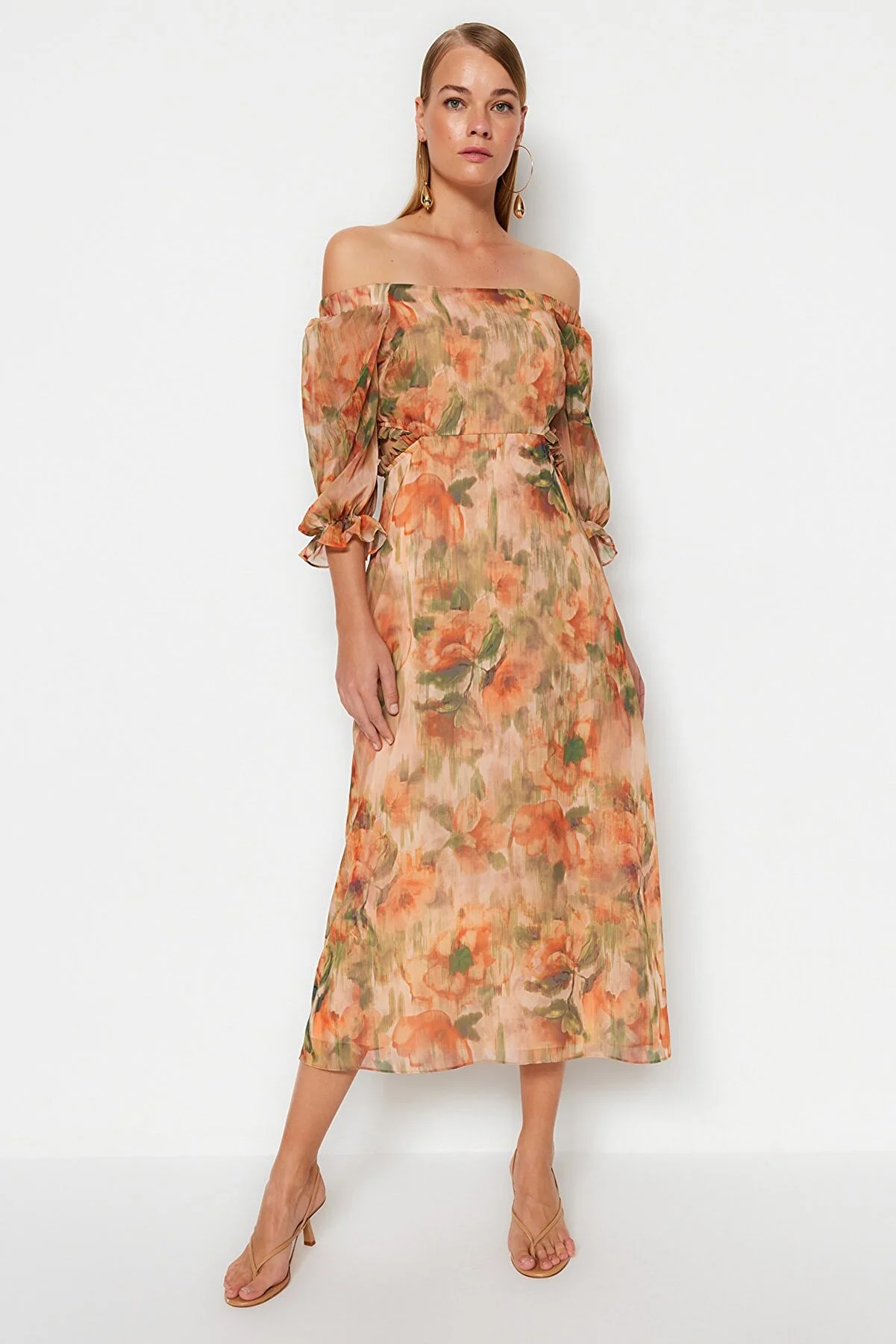 Trendyol Collection  Orangefarbenes, geblümtes A-Linien-/Glockenkleid aus Chiffon mit Carmen-Kragen, gefüttertes Maxikleid aus Webstoff TWOSS23EL02422