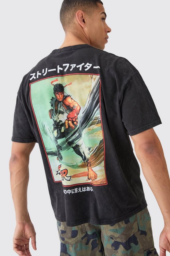 Oversize T-Shirt mit lizenziertem Street Fighter Anime Print