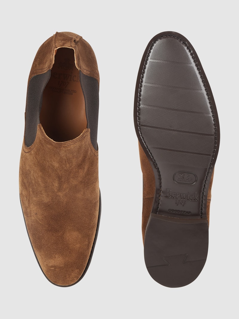 Chelsea Boots aus Veloursleder in mittelbraun